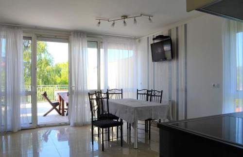 Balatonszarszo Apartment | Jenna Apartments - Sindy