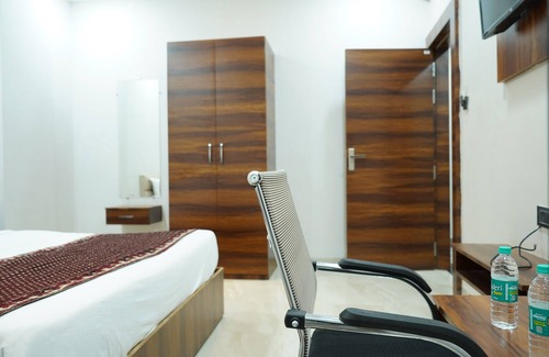 Pithampur Hotel | JMC HOTEL THE MOON