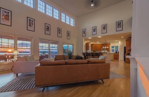 Saratoga Springs House | Jockey Lake House: Spacious Retreat With Game Room Near Race Track