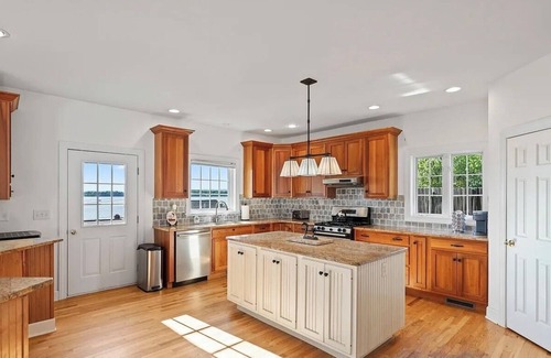 Saratoga Springs House | Jockey Lake House: Spacious Retreat With Game Room Near Race Track