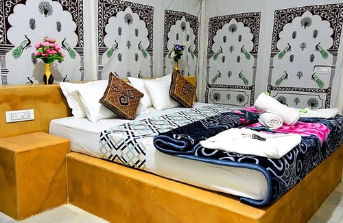 Amar Sagar Pol Resort | Jodhani Desert Camp & Resort Jaisalmer