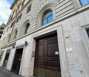 Esquilino Hotel | Joe Litty Rooms