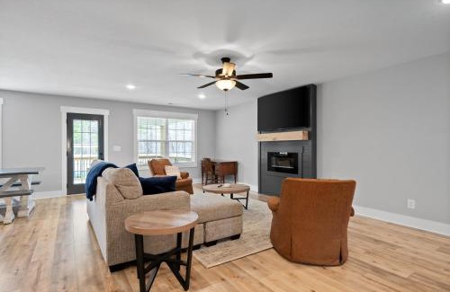 Clarksville House | John's Place 1365 Isaiah Drive