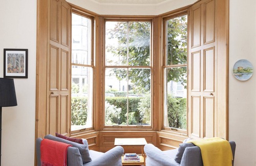 Bruntsfield Apartment | JOIVY 3-bed Meadows flat near Castle & Royal Mile