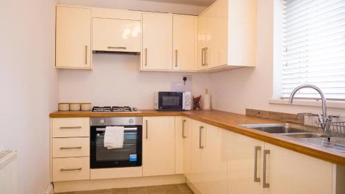 Walsall House | JOIVY Charming 3-bed house in Walsall