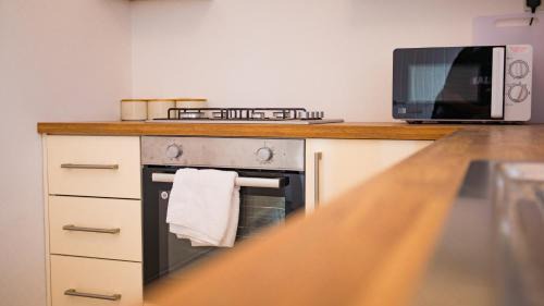 Walsall House | JOIVY Charming 3-bed house in Walsall