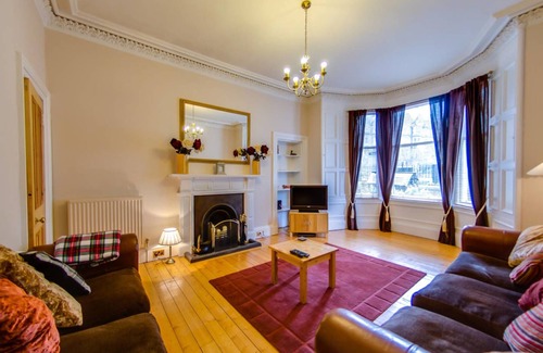 Marchmont Apartment | JOIVY Fabulous Ground-floor 3-bedroom Near Old Town