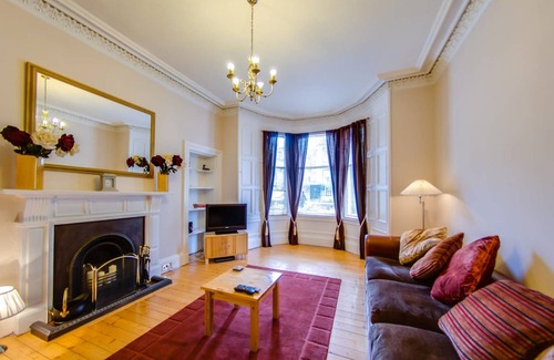 Marchmont Apartment | JOIVY Fabulous Ground-floor 3-bedroom Near Old Town