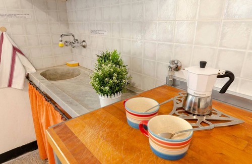 Cinque Terre Apartment | JOIVY Villa Monterosso Apartment Giardino