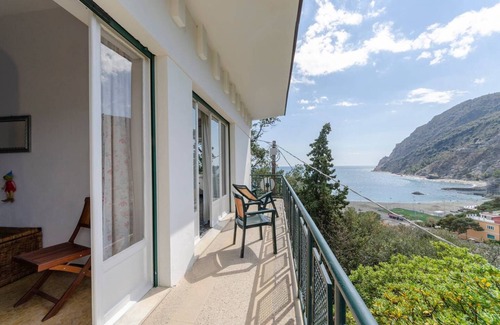 Cinque Terre Apartment | JOIVY Villa Monterosso Apartment Bellavista