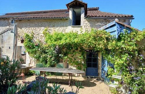 Bourdeilles House | Joli gîte avec vue sur le château