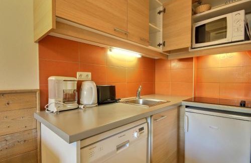 Belle Plagne Apartment | Joli studio-cabine pour 4 à Belle Plagne avec balcon et accès aux pistes - FR-1-455-201