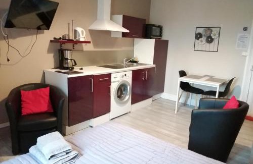 Vittel Apartment | Joli studio dans un ancien hôtel du XIX siècle - Proche toutes commodités - Thermes et Parc
