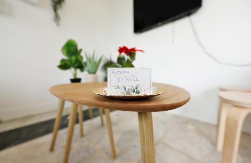 Tremblay-en-France Apartment | Joli T2, Terrasse et Jardin, Idéal pour familles, à 15 min de l'aéroport Roissy CDG
