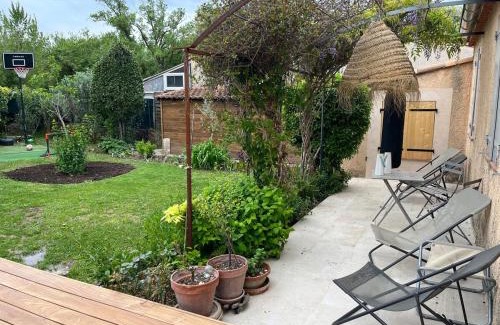Le Puy-Sainte-Reparade House | Jolie maison de 95 m2 avec jardin proche Luberon