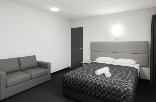 Casula Hotel | Jolly Knight Motel