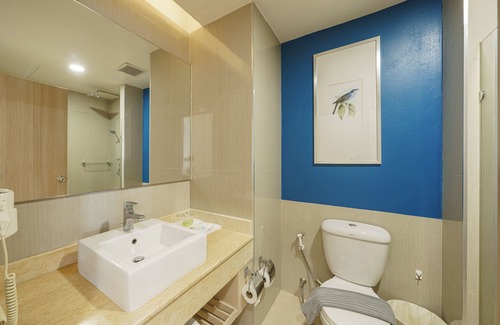 Krathum Baen Hotel | Jolly Suites Petkasem