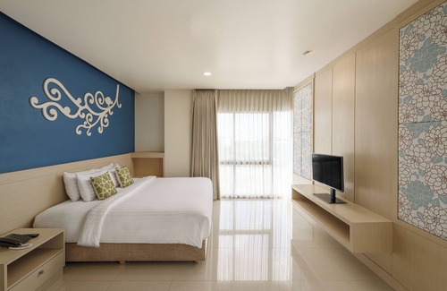 Krathum Baen Hotel | Jolly Suites Petkasem