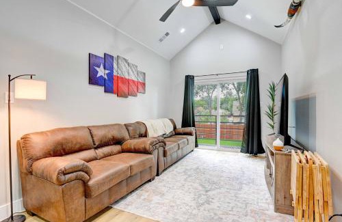 Fort Worth House | Jonairs ,Stockyard Mini Hotel