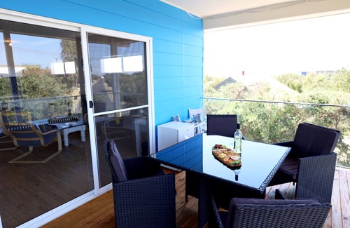 Waterhouse House | Jonus Big Blue - Retreat to Long Beach