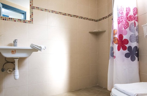 Kfar Ruppin House | Jordan Valley Birding Lodge