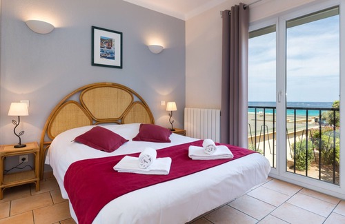 L'Ile-Rousse Hotel | Joseph Charles