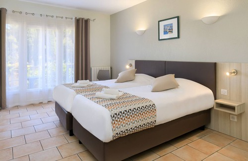 L'Ile-Rousse Hotel | Joseph Charles
