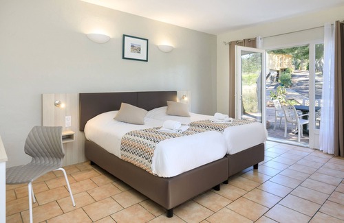 L'Ile-Rousse Hotel | Joseph Charles