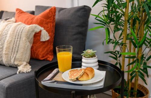 Barry House | Joseph Suite by Koya Homes - 3-Bedroom Home, Central High Street, Free Parking