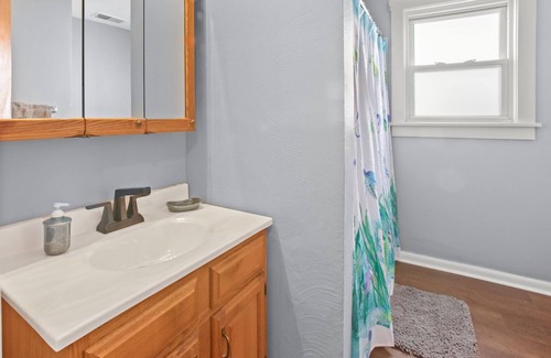Ravenna House | Joshuas Cozy Home Near Downtown