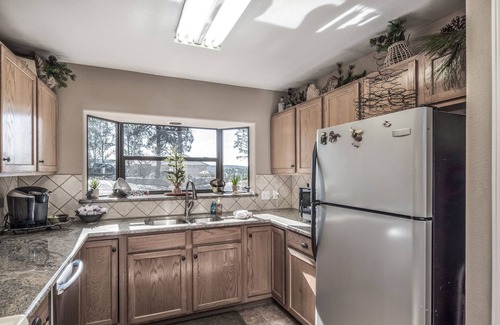 Ruidoso Cabin | Journeys End | Near Village of Ruidoso, Fireplace!