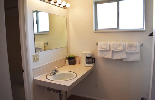 Soda Springs Hotel | JR Inn