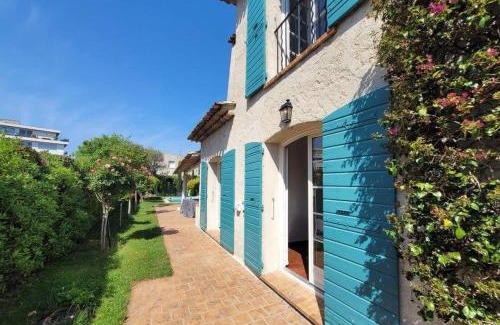 Cap-d'Antibes House | Juan les pins : Villa de charme avec piscine
