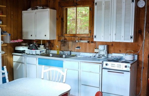 Jefferson Cabin | Judy's Cabin- Rustic on Lake Damariscotta with a private beach