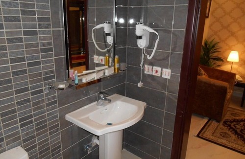 Hera Street Apartment | Julanar Alsharq Suites