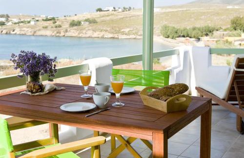 Logaras Apartment | Julia's Beach Studio, familienfreundlich am Meer,mit XL Terrasse, Meerespanorama