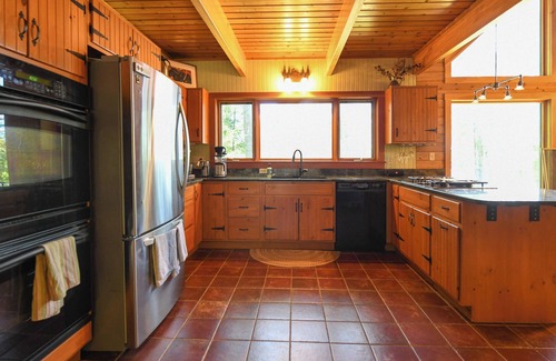 Bridgton House | *JULY 4th SPECIAL* New for 2025! Highland Lake Retreat