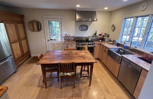 Cutchogue House | July-Oct: 3 bm charming Waterfront Artist Cottage for Rent In North Fork, NY n