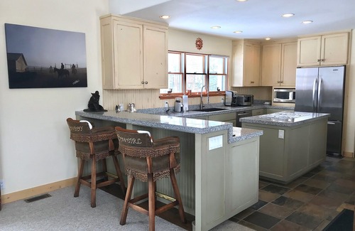 Ketchum House | JUNE DEAL! Ideally located minutes from Ketchum, Sun Valley, and Bald Mountain.