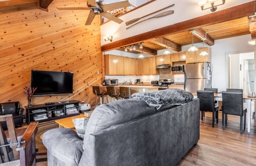 June Lake Condo | June Lake Sierra Suns 10 Views! Great Location!