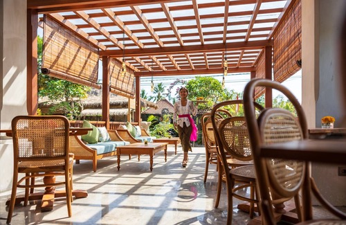 Melayang Apartment | Jungle Forest View, Spacious Suite room with Magnificent Swimming Pool at Ubud