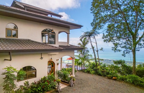Ballena House | Jungle Luxury! Stunning Whale's Tail View! Pool, Outdoor Shower, Etc.! 5-STAR!