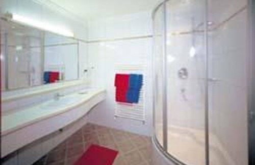 Sankt Martin am Tennengebirge Hotel | Juniorsuite with shower od. Bathroom, WC - Wohlfühlhotel Martinerhof