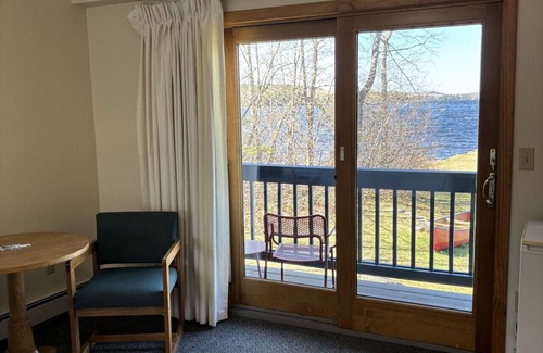 Greenville Junction House | Juniper Motel-Waterfront -King-Dog Friendly🐾