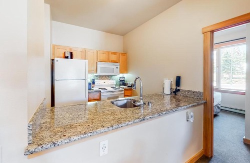 Mammoth Lakes Hotel | Juniper Springs Lodge 119