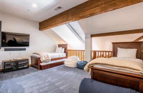 Mammoth Lakes Resort | Juniper Springs Resort