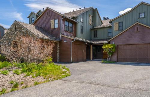 Mammoth Lakes Resort | Juniper Springs Resort