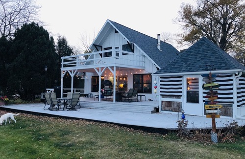 Independence Cabin | Just 6 Steps From Lake Independence! Great lake get-away near Minneapolis.