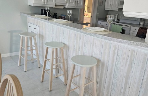 Golden Beach House | Just a mintute walk to the beach!