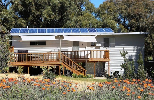 Guilderton House | Just Beachy - Quiet & Relaxing - comfortable beach cottage